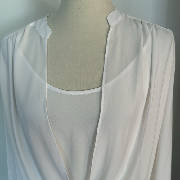 BCBG maxazria, Jacklyn top XXS but fits like an M - Picture 5 of 10
